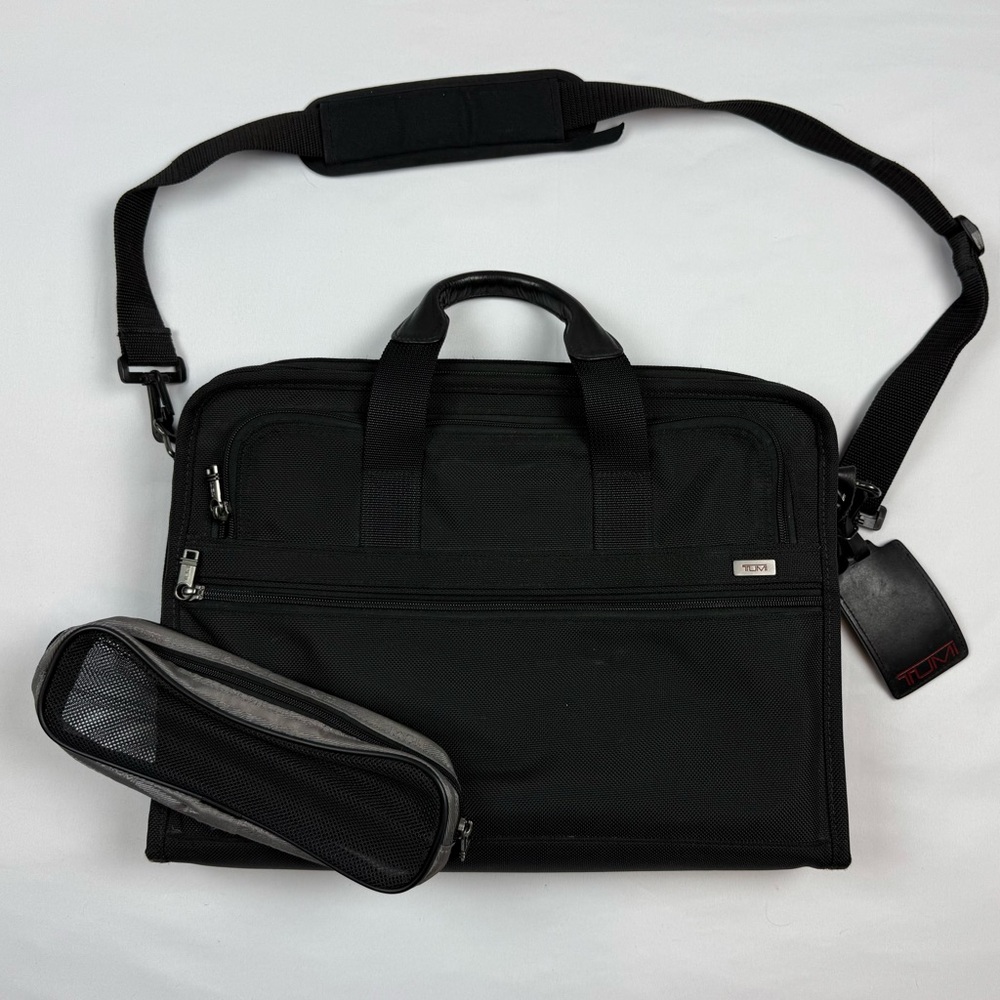 Tumi Business Travel Briefcase Shoulder Bag Black Nylon 2 Way Laptop Case